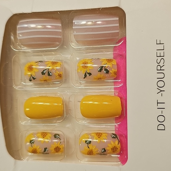 Yellow Floral DIY Nail Set - Picture 2 of 2